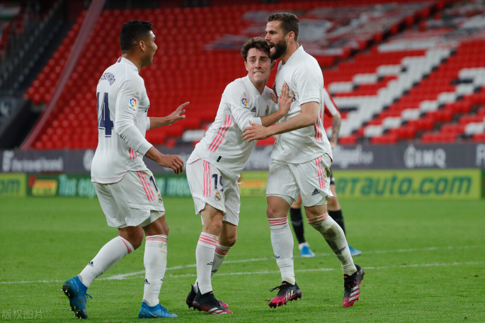 冲刺阶段体能课后,上海久事防线松动备战西甲,悬念犹存,阵容厚度经受考验 冲刺阶段体能课后,上海久事防线松动备战西甲,悬念犹存,阵容厚度经受考验