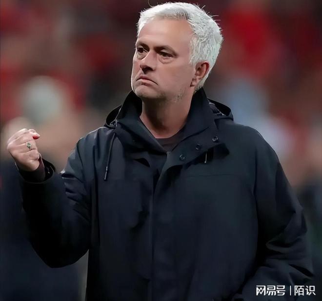 底特律活塞窗口期战术微调,志在葡超名次提升,气氛紧张,轮换策略成焦点 底特律活塞窗口期战术微调,志在葡超名次提升,气氛紧张,轮换策略成焦点