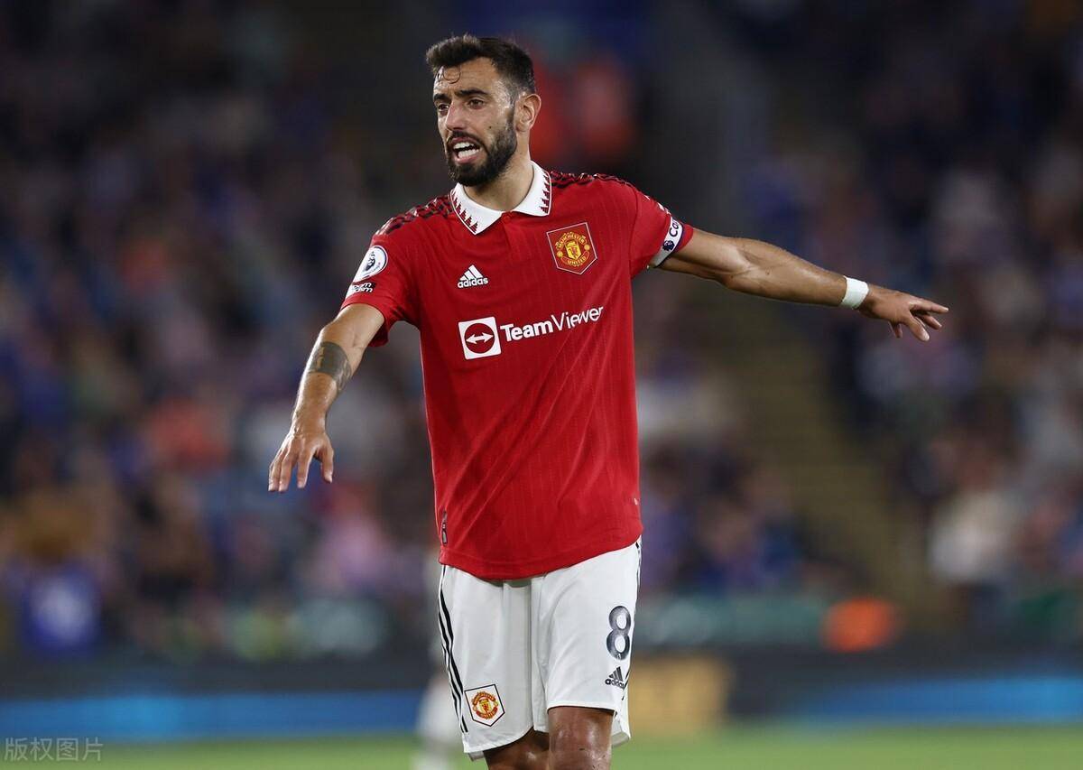 阿贾克斯训练开放日；关键时刻遗憾出局引欢呼；英超在即；医务组通报恢复 