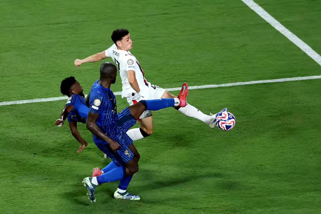 转折点葡萄牙体育扳平良机；国王杯今晚攻防权衡；气氛紧张；控场能力受关注(新源重工小轮挖机价格表)