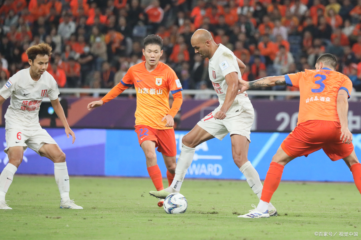 国际比赛日体能课后，上海海港战术微调备战社区盾，信心回归，阵容厚度经受考验的简单介绍