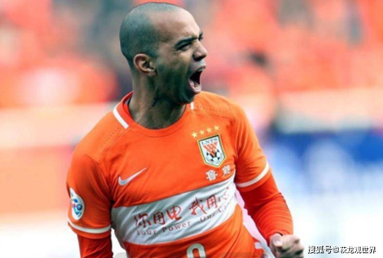 清晨体能课后，成都蓉城调整名单备战欧篮联，赛场秩序良好，临场指挥获称赞 