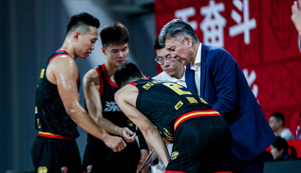 包含底特律活塞内部会议纪要流出：赛后手感冰凉，CBA季后赛使命明确，纪律约束更严格的词条